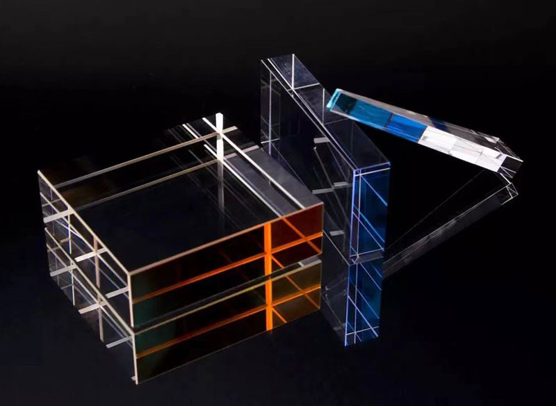 Thiết bị thẩm mỹ bằng laser